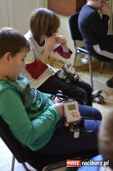 Zdjęcie w galerii na portalu naszraciborz.pl: Lego roboty - warsztaty w Raciborskim Centrum Kultury wiadomości z regionu