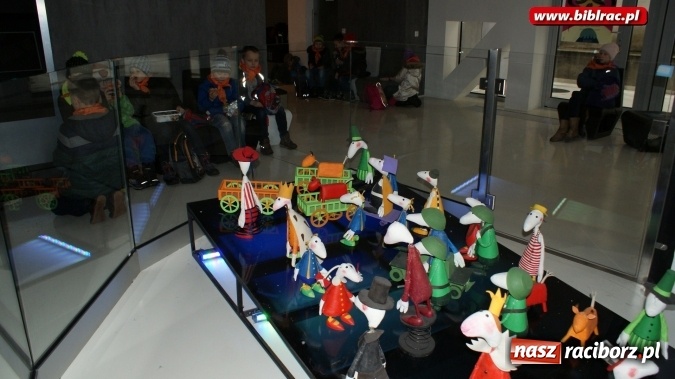 Zdjęcie w galerii na portalu naszraciborz.pl: Jeden za wszystkich, wszyscy za jednego, czyli raciborzanie w teatrze w Opolu  wiadomości z regionu