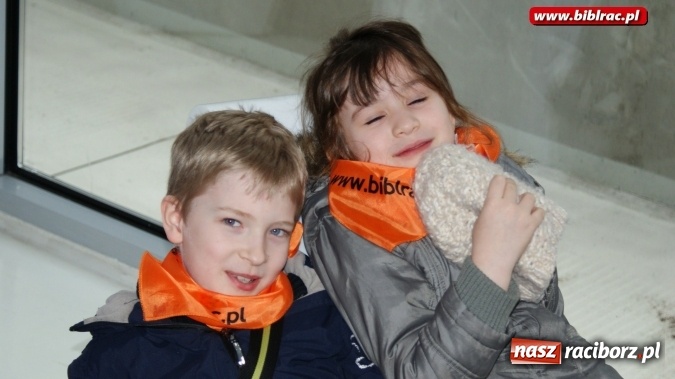 Zdjęcie w galerii na portalu naszraciborz.pl: Jeden za wszystkich, wszyscy za jednego, czyli raciborzanie w teatrze w Opolu  wiadomości z regionu