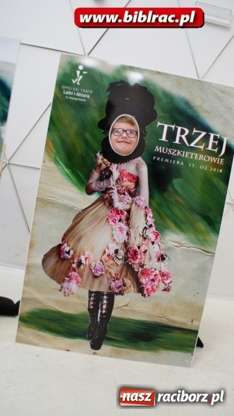 Zdjęcie w galerii na portalu naszraciborz.pl: Jeden za wszystkich, wszyscy za jednego, czyli raciborzanie w teatrze w Opolu  wiadomości z regionu