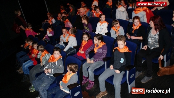 Zdjęcie w galerii na portalu naszraciborz.pl: Jeden za wszystkich, wszyscy za jednego, czyli raciborzanie w teatrze w Opolu  wiadomości z regionu