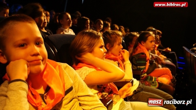 Zdjęcie w galerii na portalu naszraciborz.pl: Jeden za wszystkich, wszyscy za jednego, czyli raciborzanie w teatrze w Opolu  wiadomości z regionu