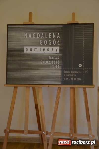 Zdjęcie w galerii na portalu naszraciborz.pl: Finisaż wystawy malarstwa Magdaleny Gogół na zamku wiadomości z regionu