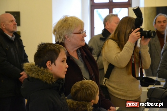 Zdjęcie w galerii na portalu naszraciborz.pl: Finisaż wystawy malarstwa Magdaleny Gogół na zamku wiadomości z regionu