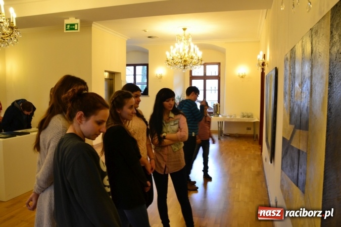 Zdjęcie w galerii na portalu naszraciborz.pl: Finisaż wystawy malarstwa Magdaleny Gogół na zamku wiadomości z regionu