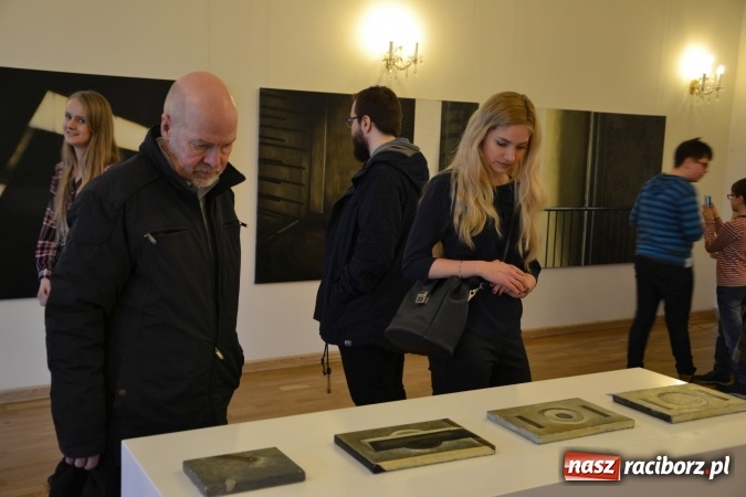 Zdjęcie w galerii na portalu naszraciborz.pl: Finisaż wystawy malarstwa Magdaleny Gogół na zamku wiadomości z regionu