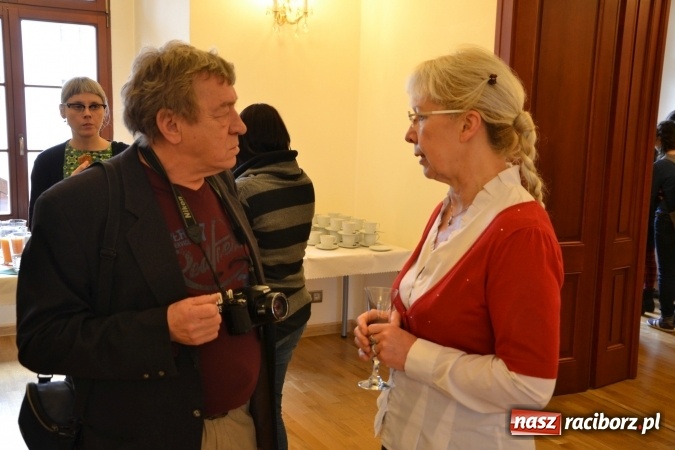 Zdjęcie w galerii na portalu naszraciborz.pl: Finisaż wystawy malarstwa Magdaleny Gogół na zamku wiadomości z regionu