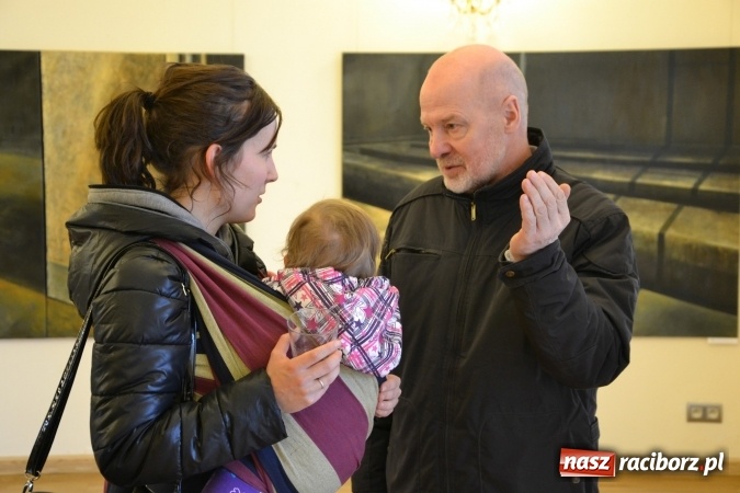 Zdjęcie w galerii na portalu naszraciborz.pl: Finisaż wystawy malarstwa Magdaleny Gogół na zamku wiadomości z regionu