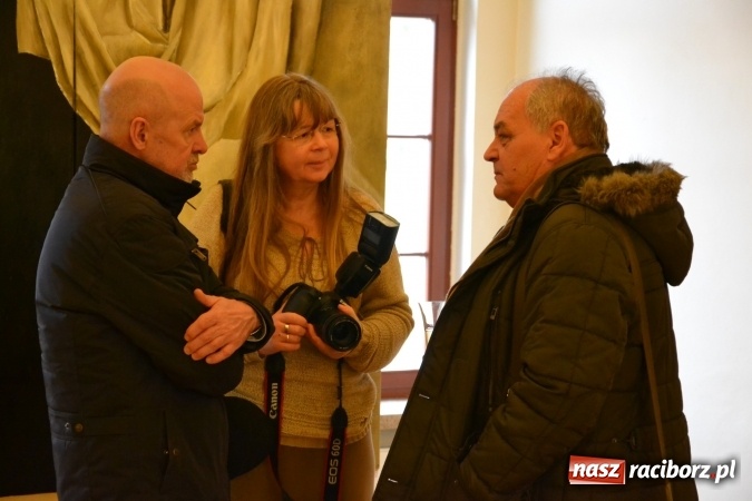 Zdjęcie w galerii na portalu naszraciborz.pl: Finisaż wystawy malarstwa Magdaleny Gogół na zamku wiadomości z regionu