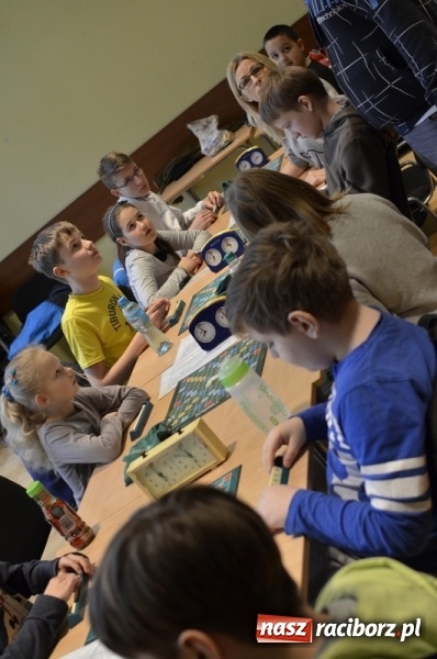 Zdjęcie w galerii na portalu naszraciborz.pl: Scrabble - język i strategia. Warsztaty scrabble w RCK po raz pierwszy wiadomości z regionu