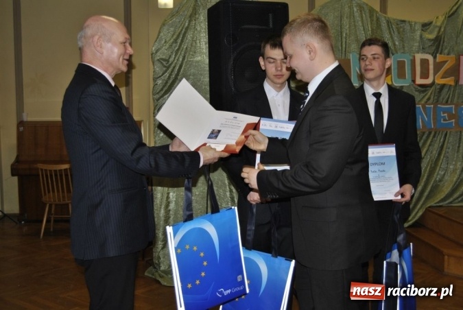 Zdjęcie w galerii na portalu naszraciborz.pl: Trwa drugi etap konkursu Młodzieżowy Lider Biznesu 2016  wiadomości z regionu