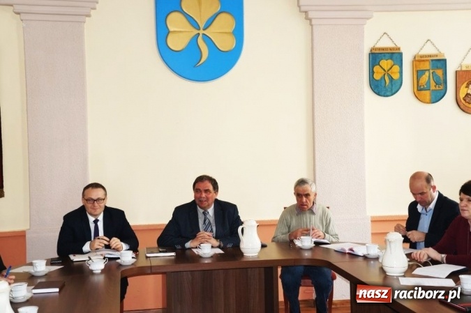 Zdjęcie w galerii na portalu naszraciborz.pl: Policjanci przeprowadzili kolejne debaty w powiecie wiadomości z regionu