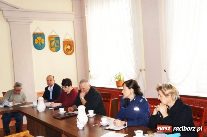 Zdjęcie w galerii na portalu naszraciborz.pl: Policjanci przeprowadzili kolejne debaty w powiecie wiadomości z regionu