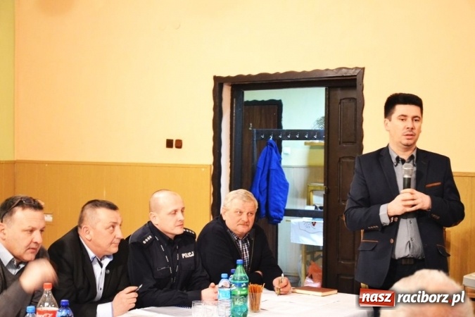 Zdjęcie w galerii na portalu naszraciborz.pl: Praca wzbogaca - LKS Jankowice z odmienioną siedzibą!  wiadomości z regionu