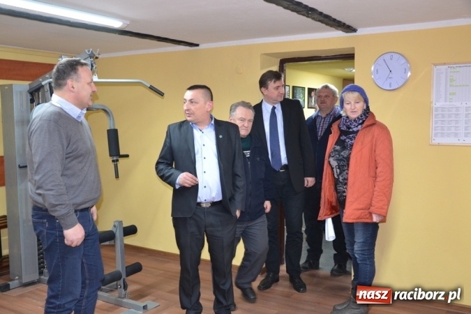 Zdjęcie w galerii na portalu naszraciborz.pl: Praca wzbogaca - LKS Jankowice z odmienioną siedzibą!  wiadomości z regionu