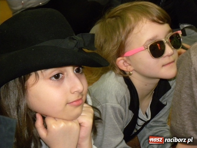 Zdjęcie w galerii na portalu naszraciborz.pl: Finałowe spotkanie Akademii Detektywów w bibliotece wiadomości z regionu