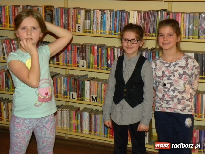 Zdjęcie w galerii na portalu naszraciborz.pl: Finałowe spotkanie Akademii Detektywów w bibliotece wiadomości z regionu