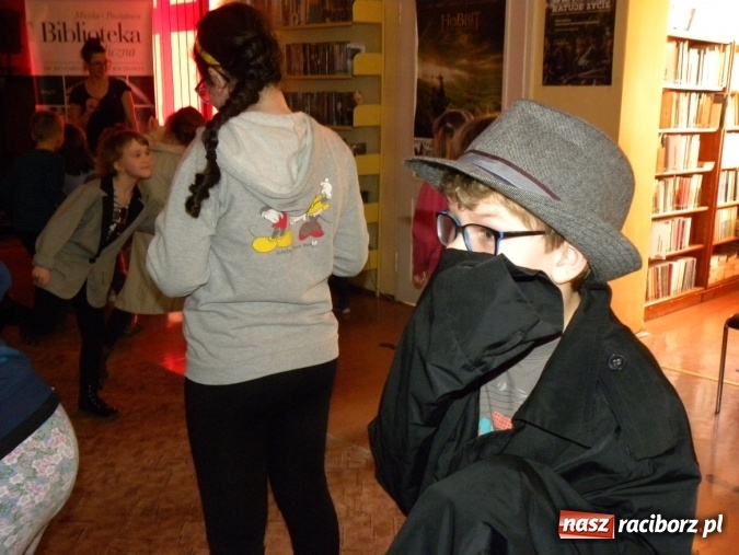 Zdjęcie w galerii na portalu naszraciborz.pl: Finałowe spotkanie Akademii Detektywów w bibliotece wiadomości z regionu