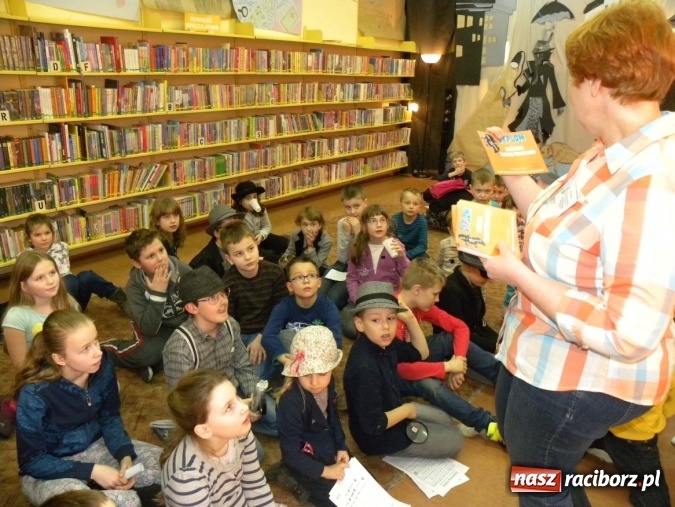 Zdjęcie w galerii na portalu naszraciborz.pl: Finałowe spotkanie Akademii Detektywów w bibliotece wiadomości z regionu