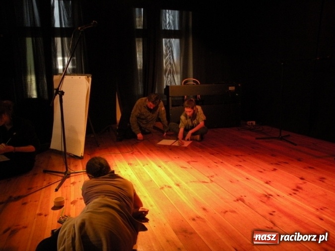 Zdjęcie w galerii na portalu naszraciborz.pl: Warsztaty wokalne w Strzesze. Przyjechali Kondrak i Andrzejewski wiadomości z regionu