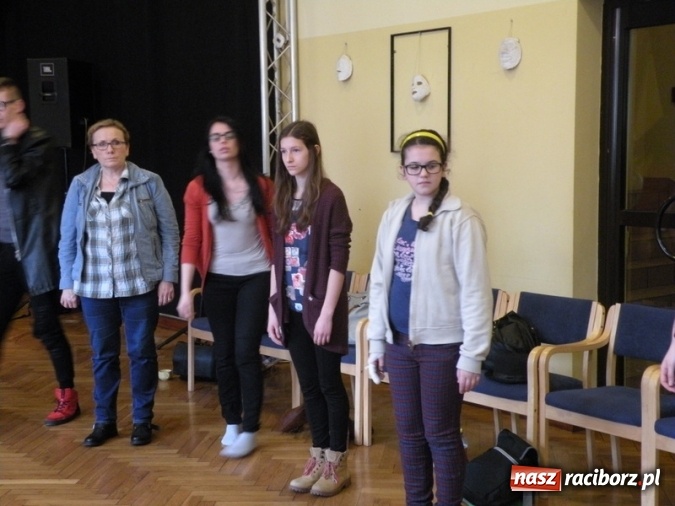 Zdjęcie w galerii na portalu naszraciborz.pl: Warsztaty wokalne w Strzesze. Przyjechali Kondrak i Andrzejewski wiadomości z regionu