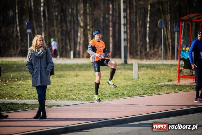 Zdjęcie w galerii na portalu naszraciborz.pl: Raciborzanie Tomasz Marcinek i Anna Szyjka wygrali V Bieg Twardziela wiadomości z regionu