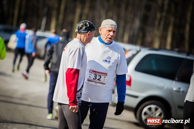 Zdjęcie w galerii na portalu naszraciborz.pl: Raciborzanie Tomasz Marcinek i Anna Szyjka wygrali V Bieg Twardziela wiadomości z regionu