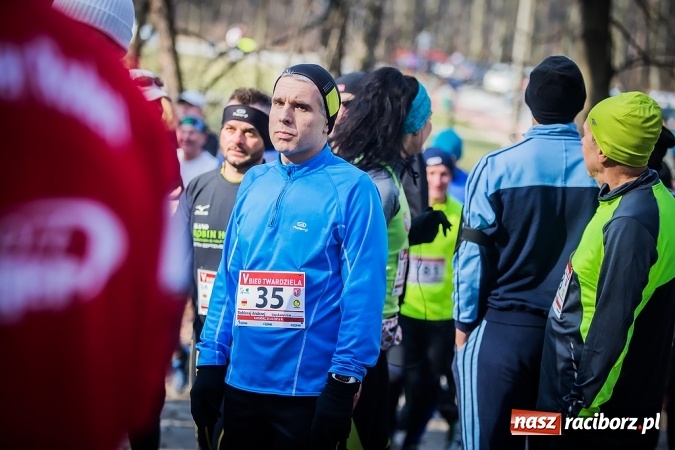 Zdjęcie w galerii na portalu naszraciborz.pl: Raciborzanie Tomasz Marcinek i Anna Szyjka wygrali V Bieg Twardziela wiadomości z regionu