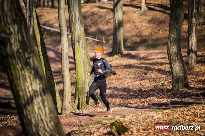 Zdjęcie w galerii na portalu naszraciborz.pl: Raciborzanie Tomasz Marcinek i Anna Szyjka wygrali V Bieg Twardziela wiadomości z regionu