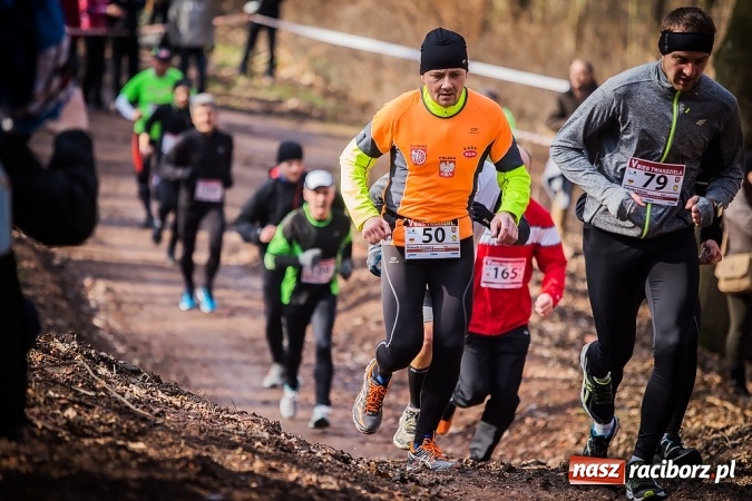 Zdjęcie w galerii na portalu naszraciborz.pl: Raciborzanie Tomasz Marcinek i Anna Szyjka wygrali V Bieg Twardziela wiadomości z regionu