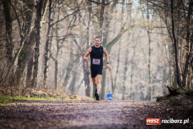Zdjęcie w galerii na portalu naszraciborz.pl: Raciborzanie Tomasz Marcinek i Anna Szyjka wygrali V Bieg Twardziela wiadomości z regionu