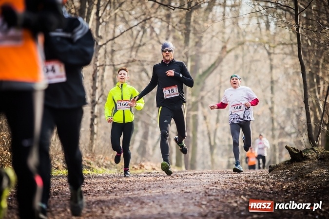 Zdjęcie w galerii na portalu naszraciborz.pl: Raciborzanie Tomasz Marcinek i Anna Szyjka wygrali V Bieg Twardziela wiadomości z regionu