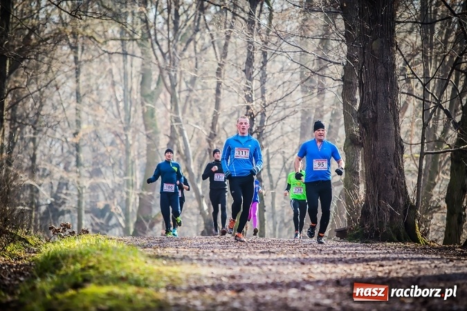 Zdjęcie w galerii na portalu naszraciborz.pl: Raciborzanie Tomasz Marcinek i Anna Szyjka wygrali V Bieg Twardziela wiadomości z regionu