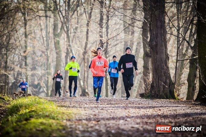 Zdjęcie w galerii na portalu naszraciborz.pl: Raciborzanie Tomasz Marcinek i Anna Szyjka wygrali V Bieg Twardziela wiadomości z regionu