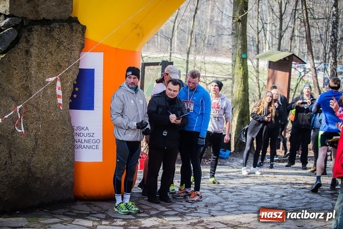 Zdjęcie w galerii na portalu naszraciborz.pl: Raciborzanie Tomasz Marcinek i Anna Szyjka wygrali V Bieg Twardziela wiadomości z regionu