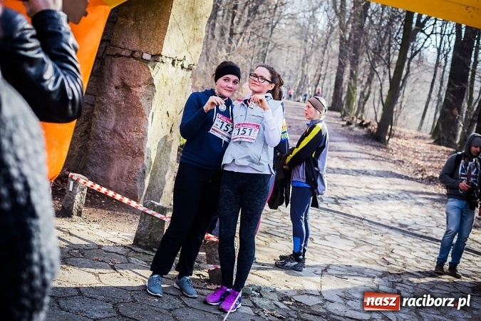 Zdjęcie w galerii na portalu naszraciborz.pl: Raciborzanie Tomasz Marcinek i Anna Szyjka wygrali V Bieg Twardziela wiadomości z regionu