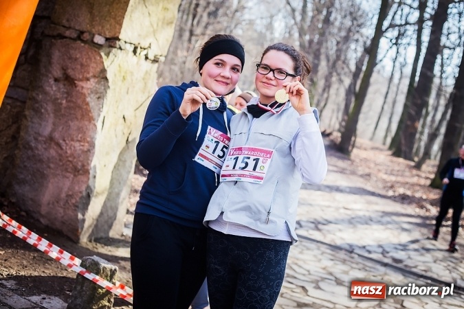 Zdjęcie w galerii na portalu naszraciborz.pl: Raciborzanie Tomasz Marcinek i Anna Szyjka wygrali V Bieg Twardziela wiadomości z regionu
