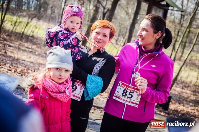 Zdjęcie w galerii na portalu naszraciborz.pl: Raciborzanie Tomasz Marcinek i Anna Szyjka wygrali V Bieg Twardziela wiadomości z regionu