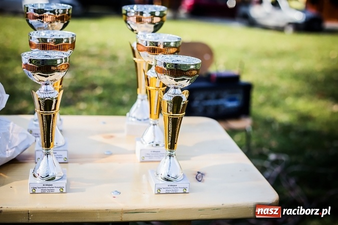 Zdjęcie w galerii na portalu naszraciborz.pl: Raciborzanie Tomasz Marcinek i Anna Szyjka wygrali V Bieg Twardziela wiadomości z regionu