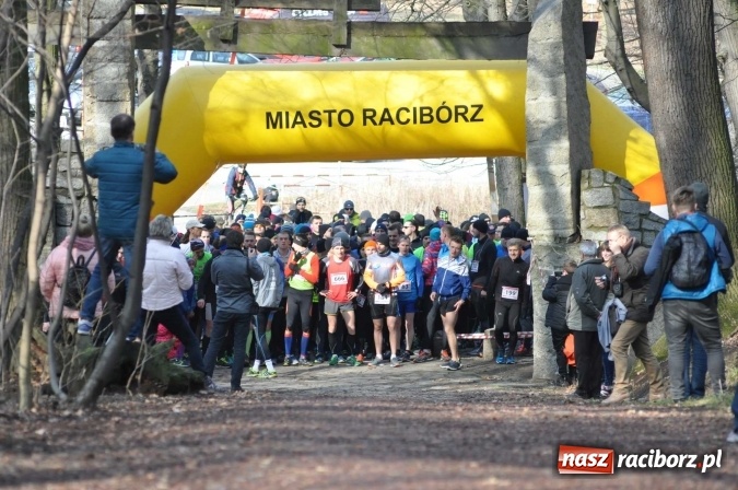 Zdjęcie w galerii na portalu naszraciborz.pl: Raciborzanie Tomasz Marcinek i Anna Szyjka wygrali V Bieg Twardziela wiadomości z regionu