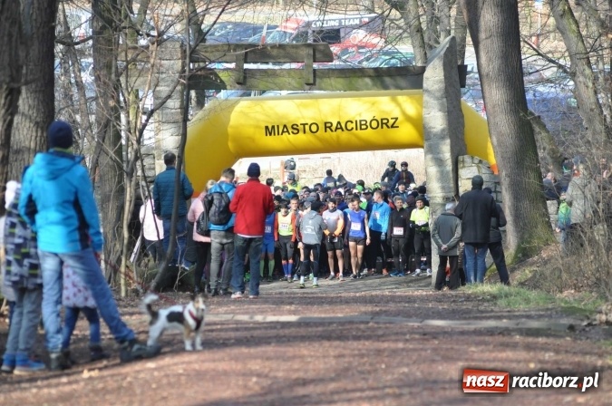 Zdjęcie w galerii na portalu naszraciborz.pl: Raciborzanie Tomasz Marcinek i Anna Szyjka wygrali V Bieg Twardziela wiadomości z regionu