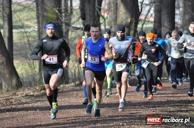 Zdjęcie w galerii na portalu naszraciborz.pl: Raciborzanie Tomasz Marcinek i Anna Szyjka wygrali V Bieg Twardziela wiadomości z regionu