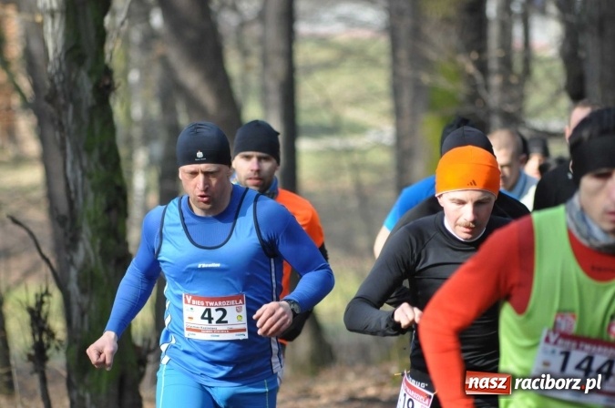 Zdjęcie w galerii na portalu naszraciborz.pl: Raciborzanie Tomasz Marcinek i Anna Szyjka wygrali V Bieg Twardziela wiadomości z regionu