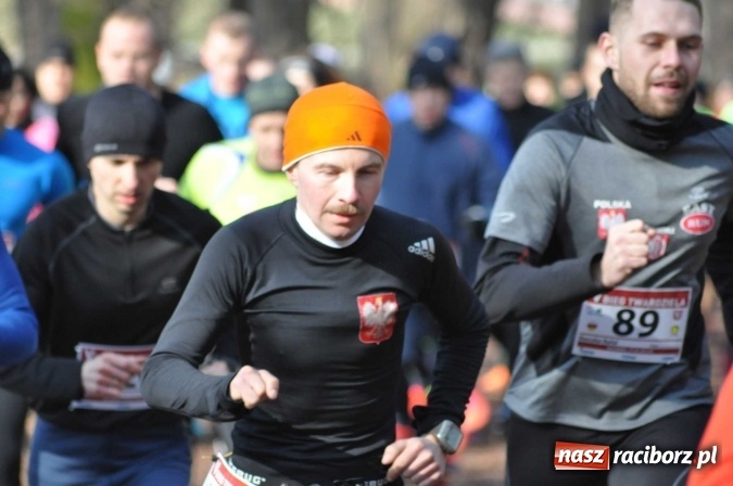 Zdjęcie w galerii na portalu naszraciborz.pl: Raciborzanie Tomasz Marcinek i Anna Szyjka wygrali V Bieg Twardziela wiadomości z regionu