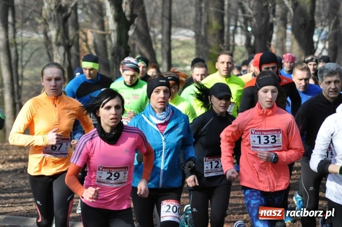 Zdjęcie w galerii na portalu naszraciborz.pl: Raciborzanie Tomasz Marcinek i Anna Szyjka wygrali V Bieg Twardziela wiadomości z regionu