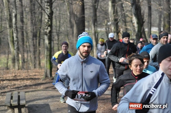 Zdjęcie w galerii na portalu naszraciborz.pl: Raciborzanie Tomasz Marcinek i Anna Szyjka wygrali V Bieg Twardziela wiadomości z regionu