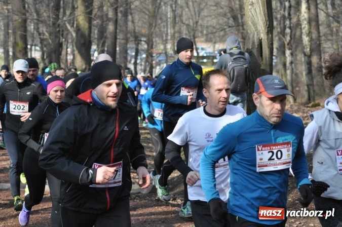 Zdjęcie w galerii na portalu naszraciborz.pl: Raciborzanie Tomasz Marcinek i Anna Szyjka wygrali V Bieg Twardziela wiadomości z regionu