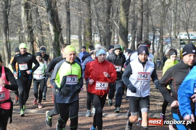 Zdjęcie w galerii na portalu naszraciborz.pl: Raciborzanie Tomasz Marcinek i Anna Szyjka wygrali V Bieg Twardziela wiadomości z regionu