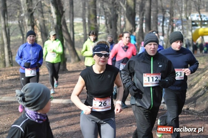 Zdjęcie w galerii na portalu naszraciborz.pl: Raciborzanie Tomasz Marcinek i Anna Szyjka wygrali V Bieg Twardziela wiadomości z regionu
