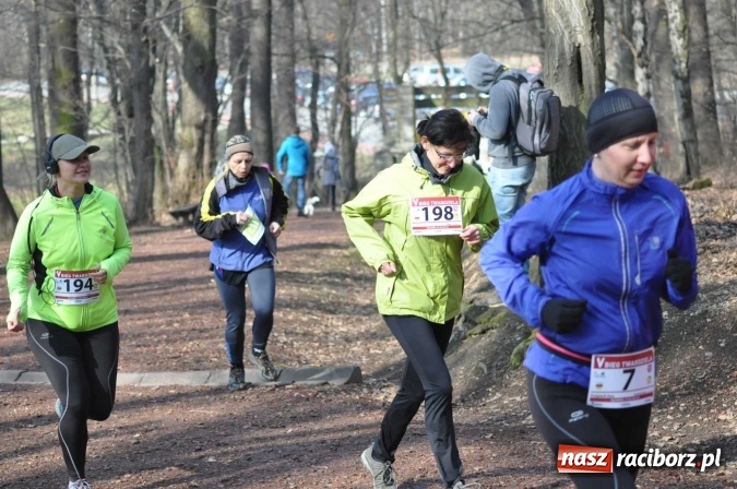 Zdjęcie w galerii na portalu naszraciborz.pl: Raciborzanie Tomasz Marcinek i Anna Szyjka wygrali V Bieg Twardziela wiadomości z regionu